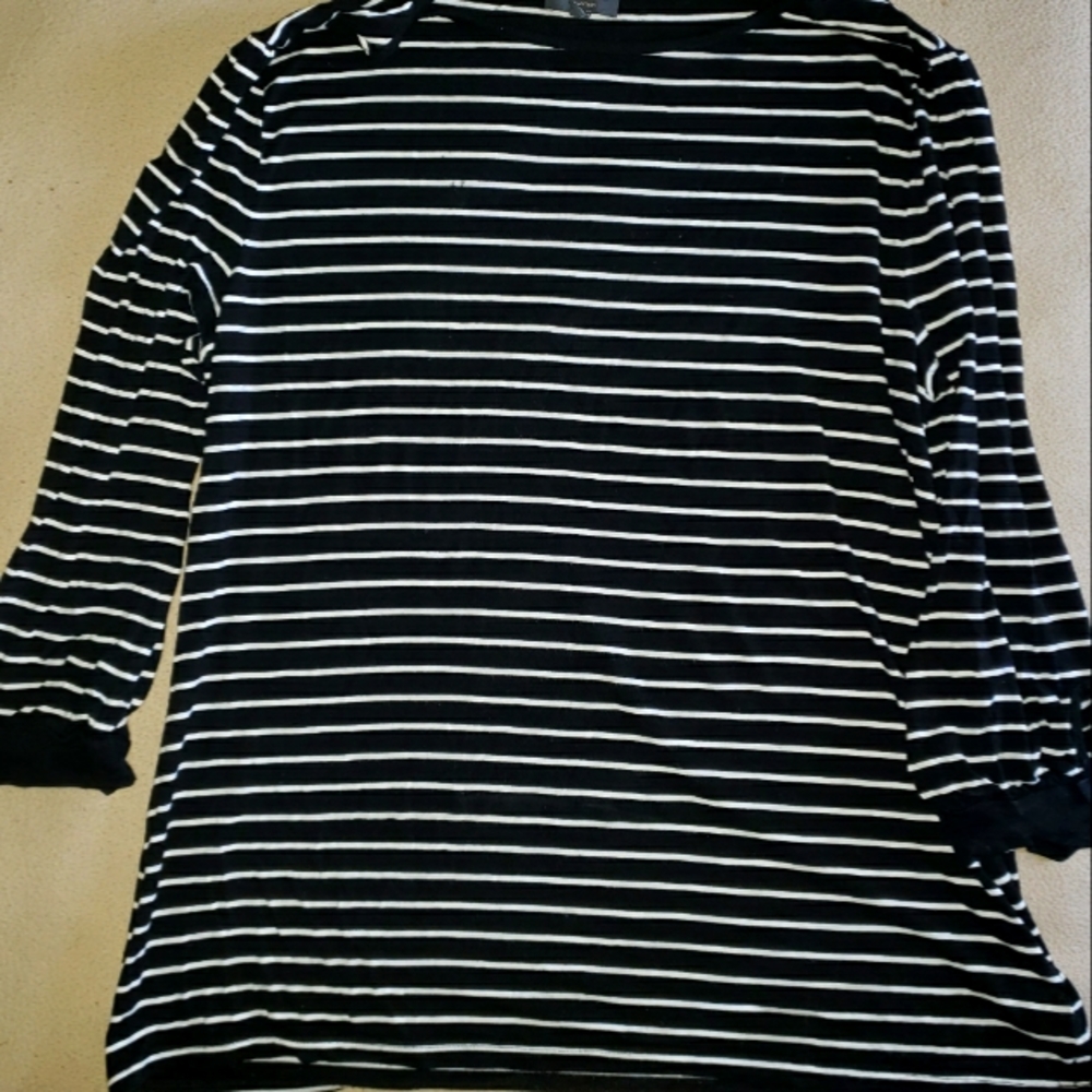 Ladies 3/4 Sleeve,Large Limited Top,